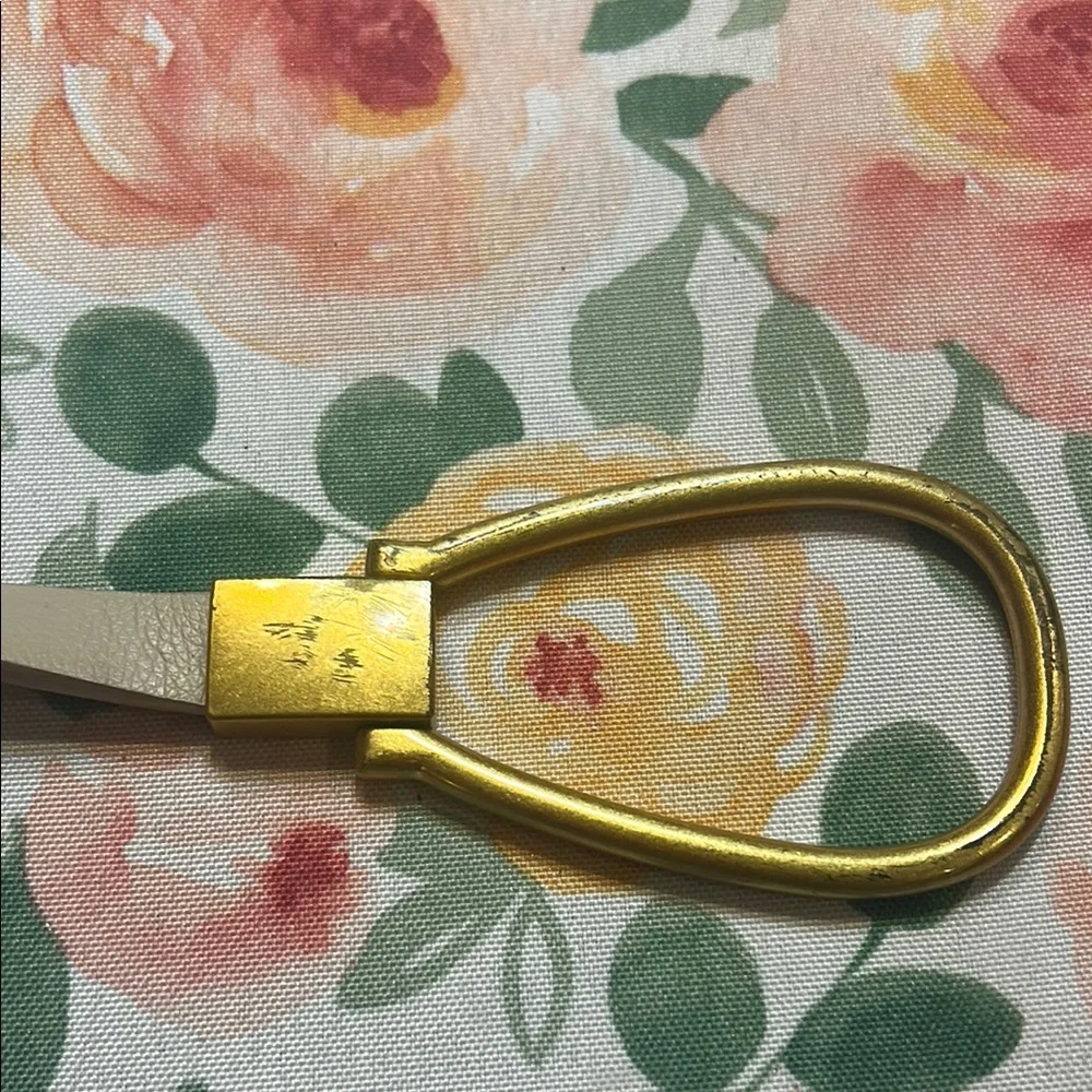 💥 2/$10 H&M thin Beige Leather tie Belt with Gold Buckle